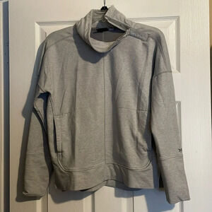 Marmot women’s gray nylon blend sweater size medium